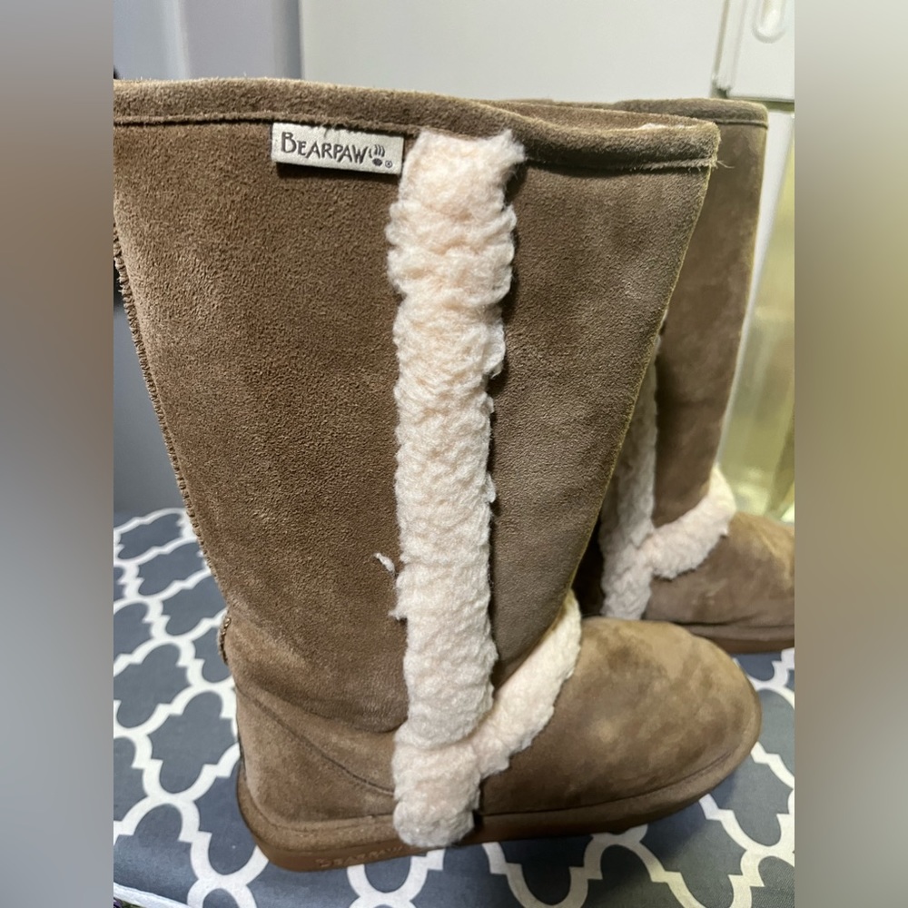 Moving Sale! Spectacular and Warm Sheepskin Boots! - Picture 3 of 6